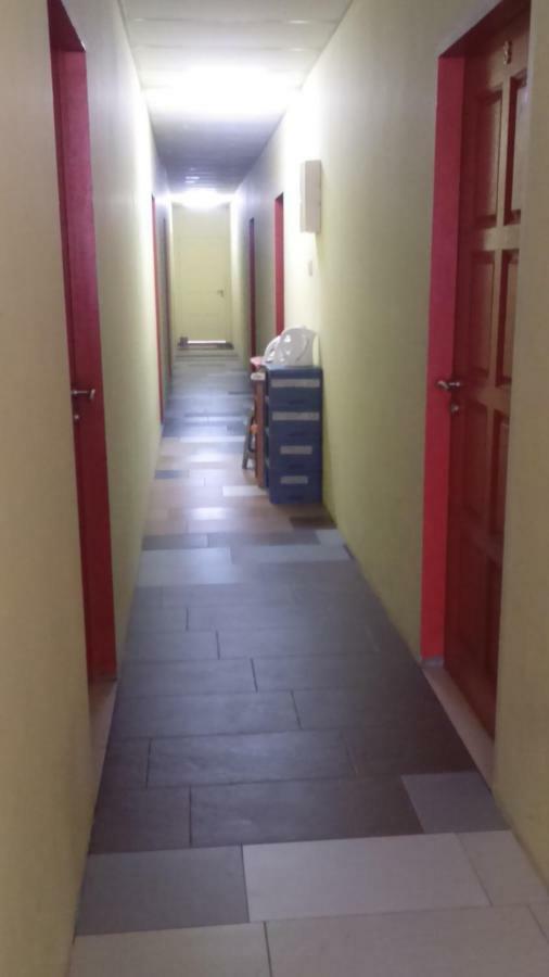 Layla Inn Batu Pahat Esterno foto
